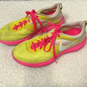 Nike Lunarlon MTRL+ pink and yellow lightweight running shoes, size 9